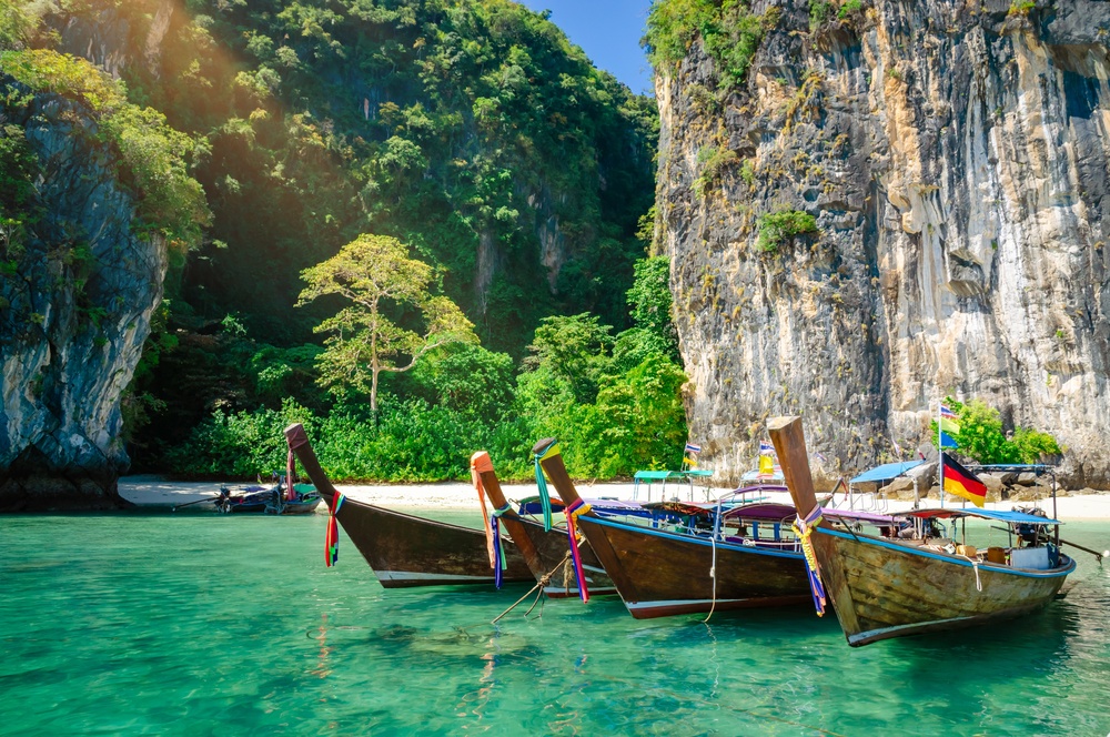Limestone cliffs and turquoise sea in Krabi